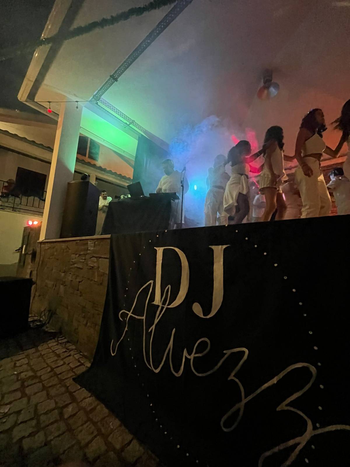 Dj Alvezz - Seixal - DJ para Festas e Eventos