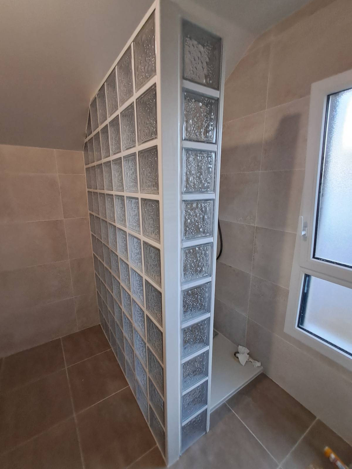 Real remodelações. - Almada - Instalação de Tubos de Canalização