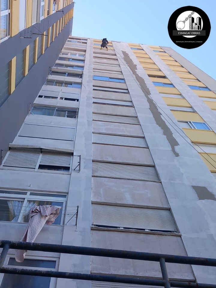 Esmaga! Obras - Sintra - Exterior Painting