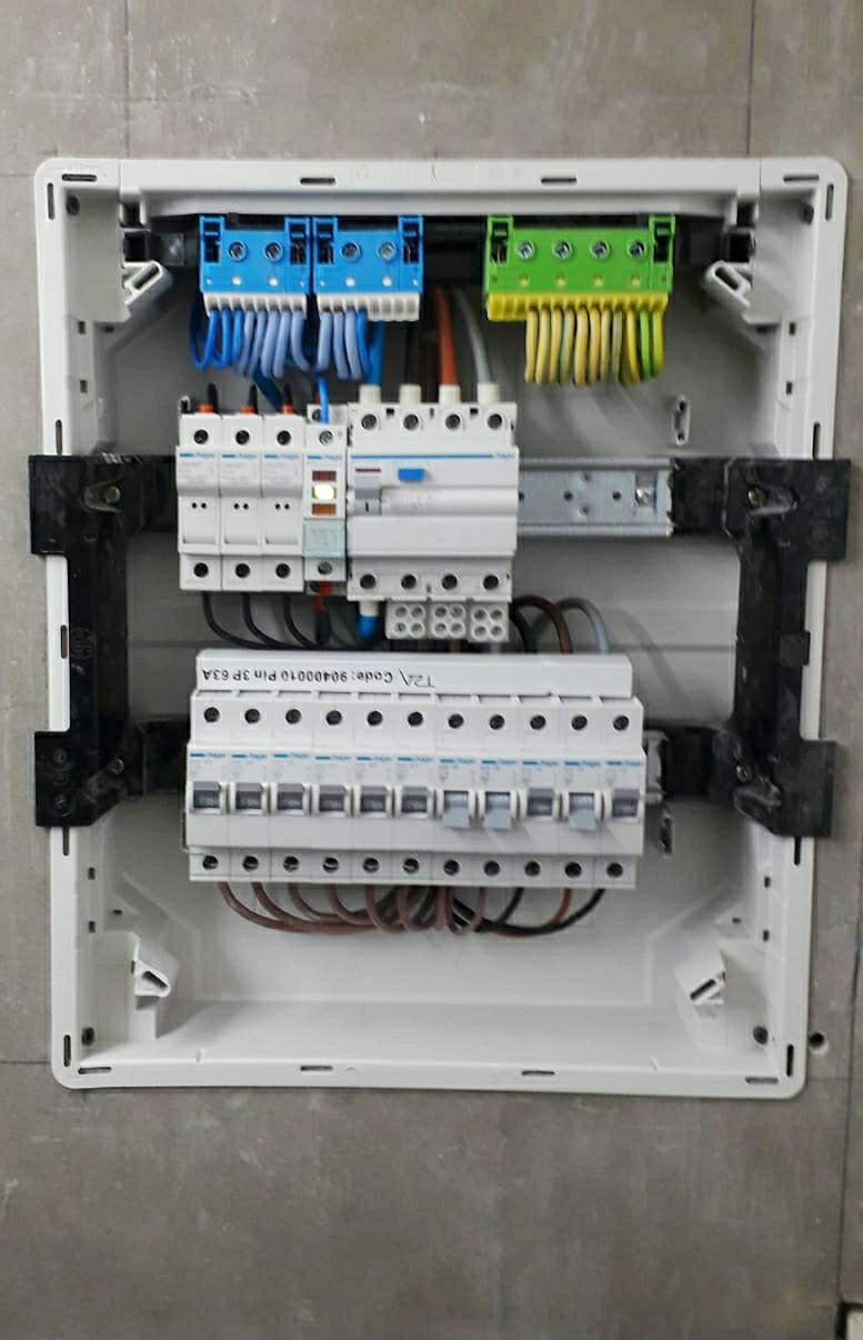 Paladino Eletricidades - Moita - Instalação de Interruptores e Tomadas