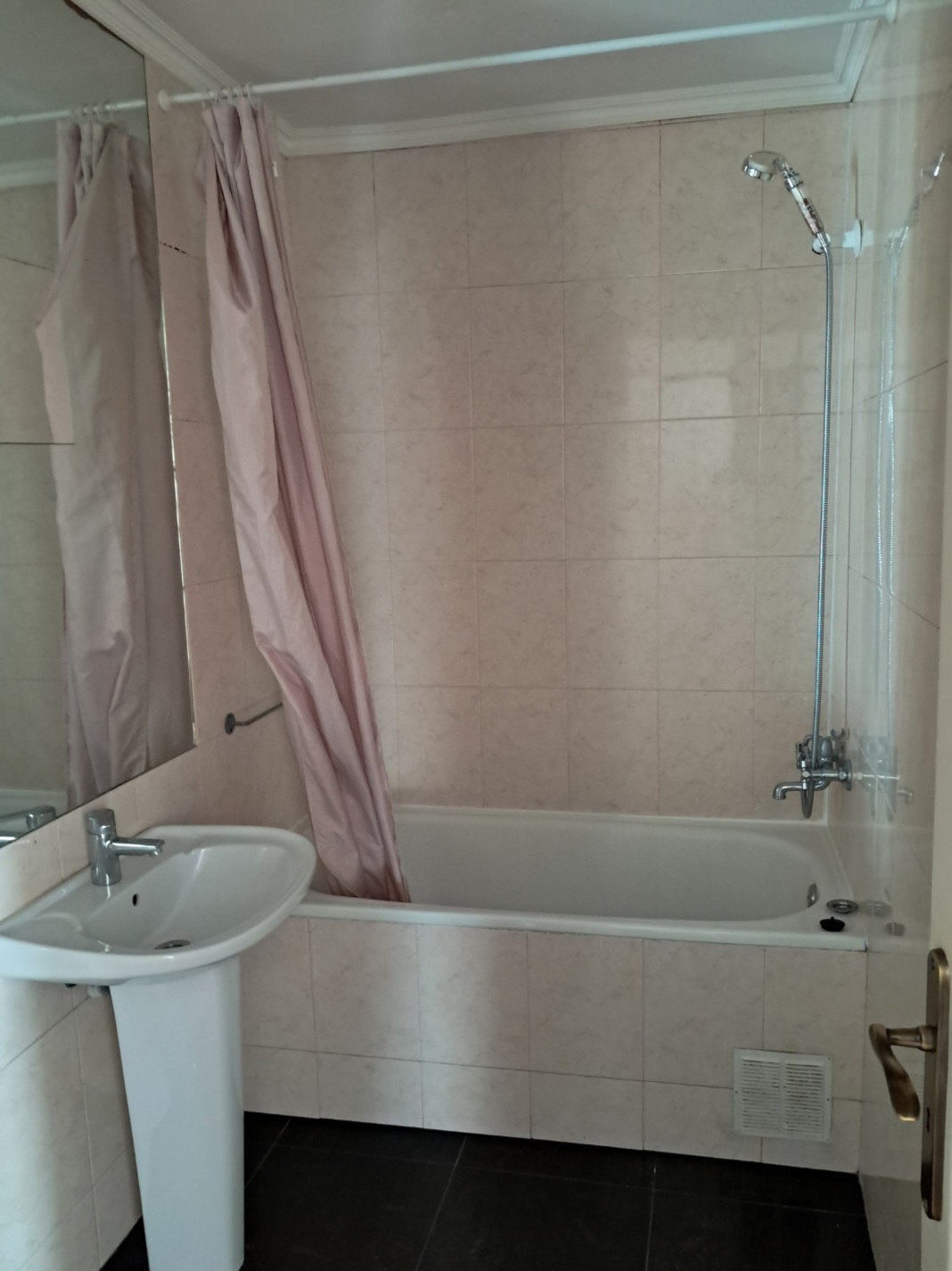 Real remodelações. - Almada - Remoção de Amianto