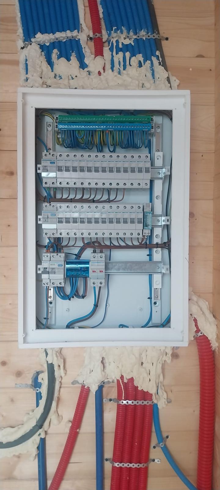 Eletroserviços - Eletricista certificado - Caldas da Rainha - Wiring