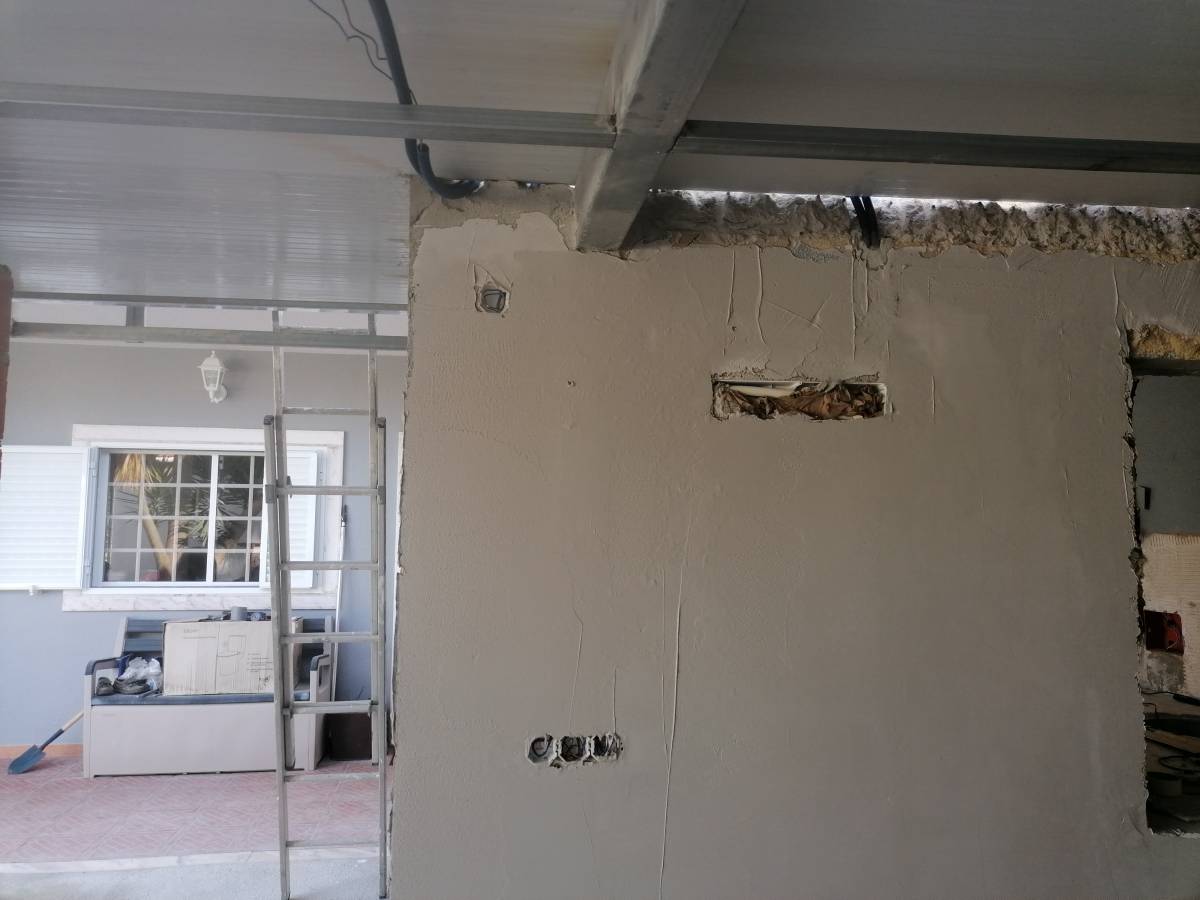 MP Artwall - Almada - Trockenbau und Aufhängen von Trockenbauwänden