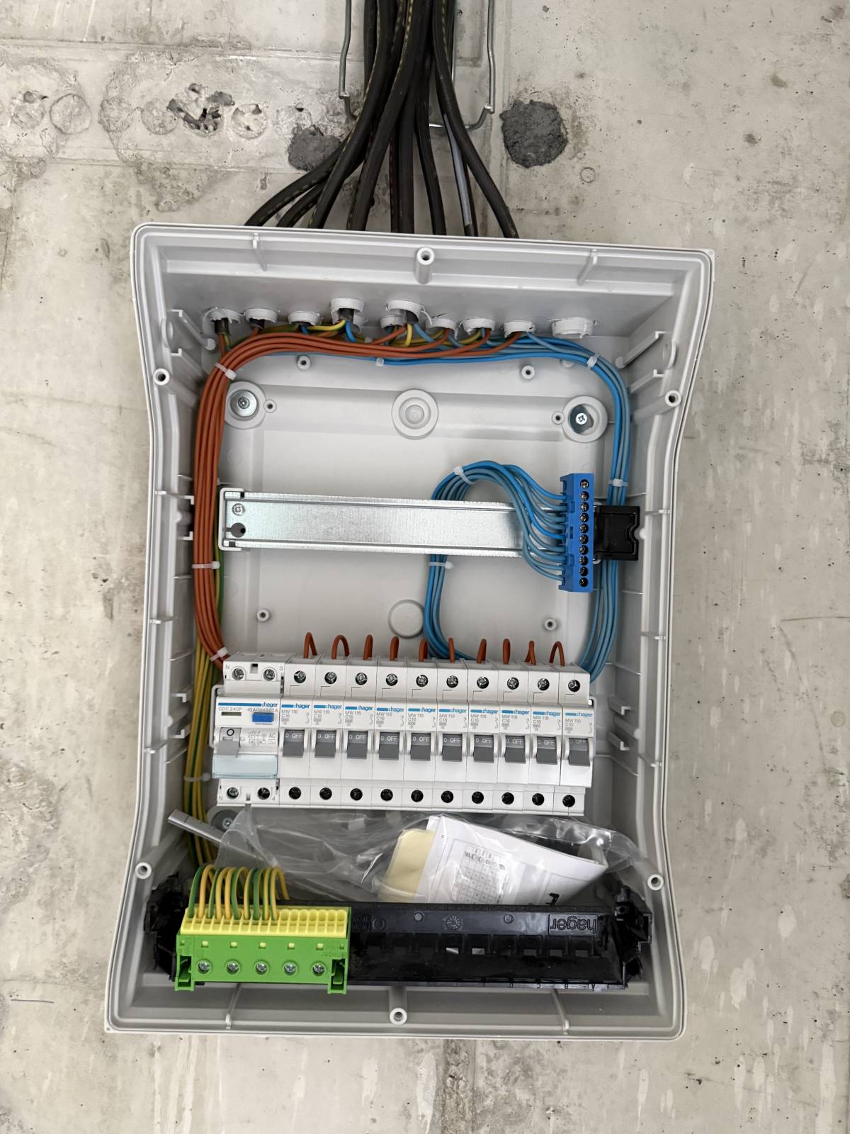 Ivan - Sintra - Problemas Elétricos e de Cabos