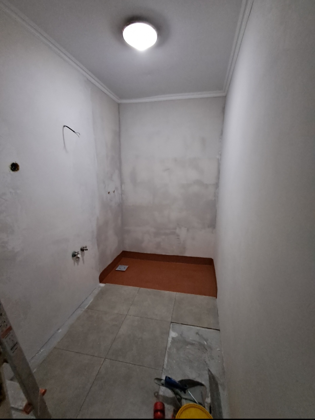 Real remodelações. - Almada - Instalação de Tubos de Canalização