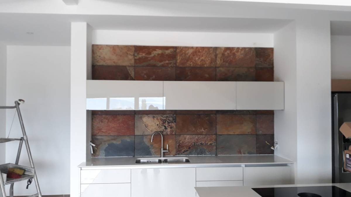 Real remodelações. - Almada - Demolição de Construções