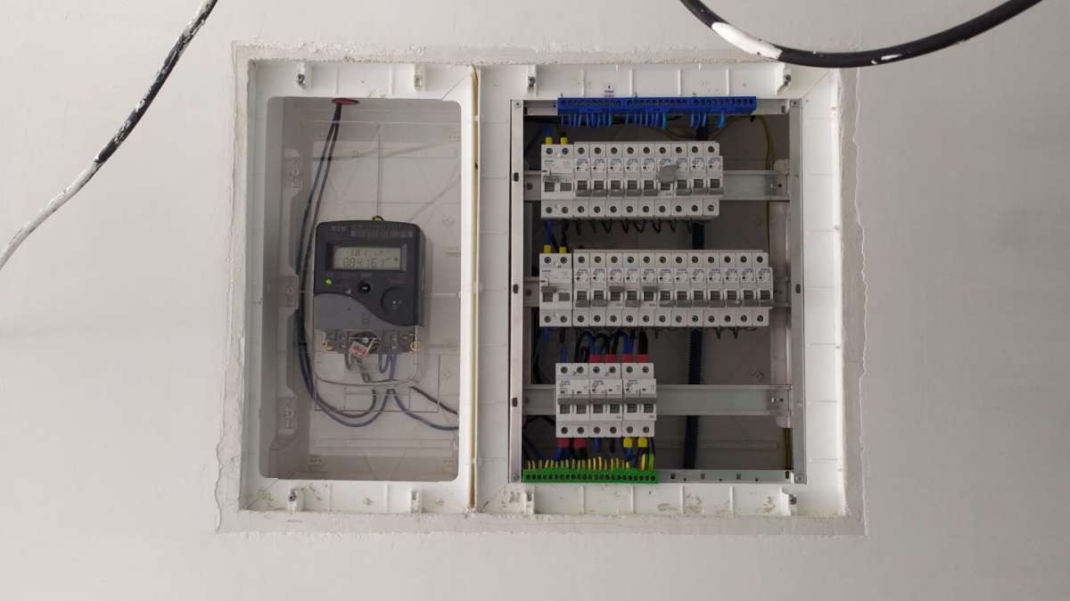 Gustavo Eletricista - Oeiras - Instalação de Disjuntor ou Caixa de Fusíveis