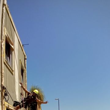 Arthur Labre - Coimbra - Roof Installation or Replacement
