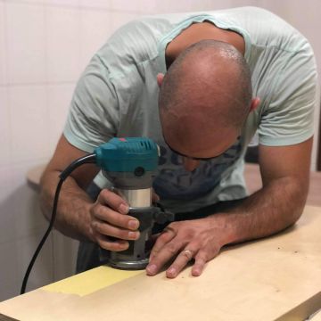 Antonio Moreira - São João da Madeira - Montagem de Mesa de Bilhar