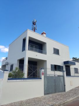 ICONIC SOLUTIONS soluções inteligentes - Amadora - Limpeza de Telhado