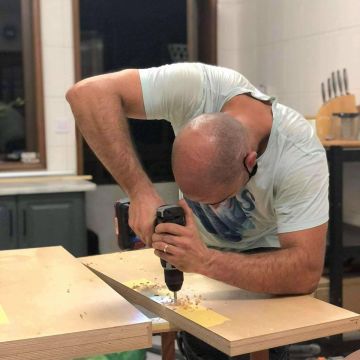 Antonio Moreira - São João da Madeira - Montagem de Equipamento Desportivo