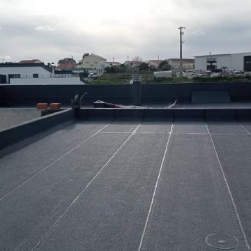 LR Solutions Lda - Vila Nova de Gaia - Innenwand einbauen
