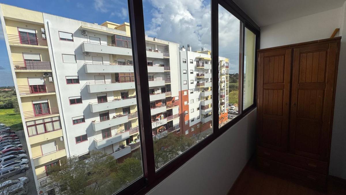 Mounir Multiservices - Setúbal - Pintura ou Revestimento de Pavimento