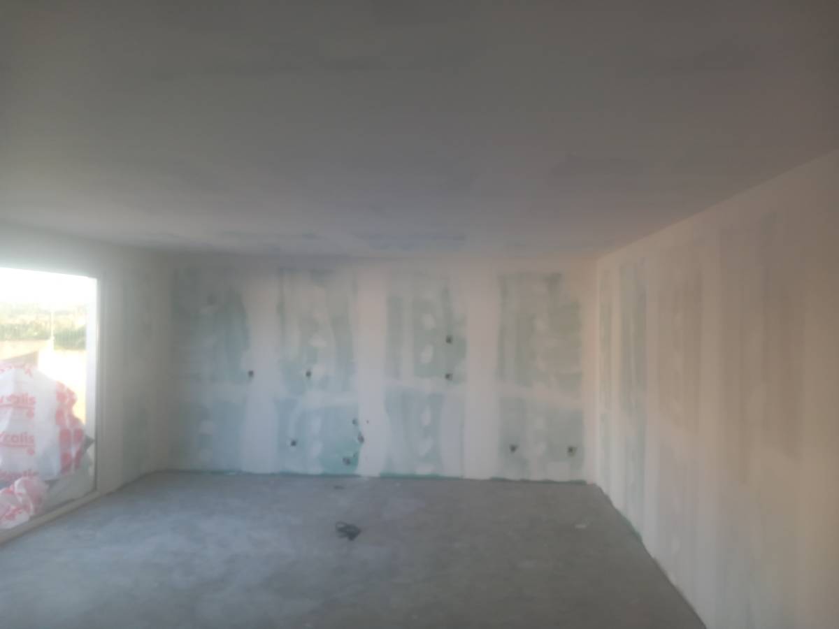 Carlinhos - Rio Maior - Carpet Installation