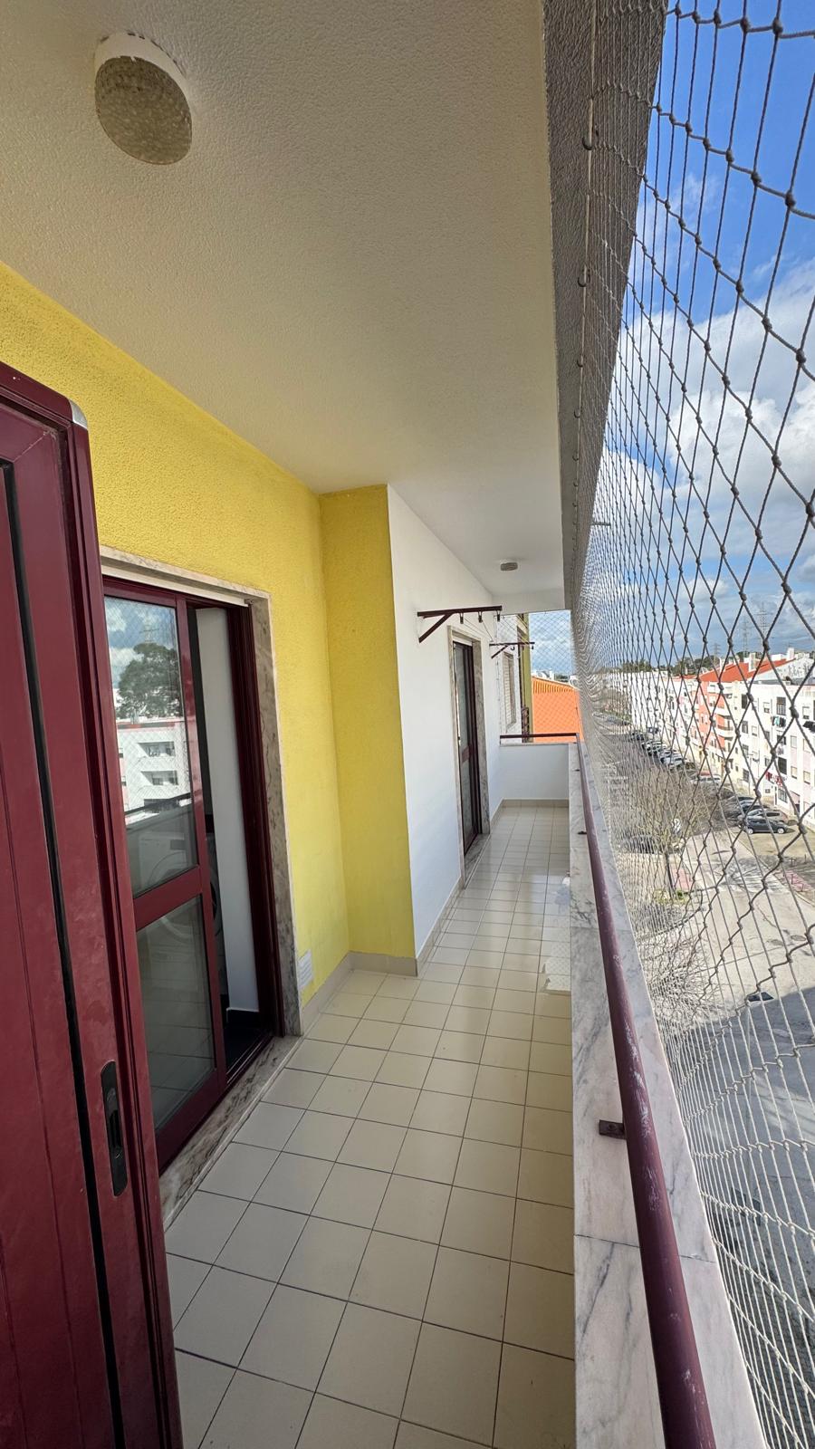 Mounir Multiservices - Setúbal - Instalação de Lâmpada