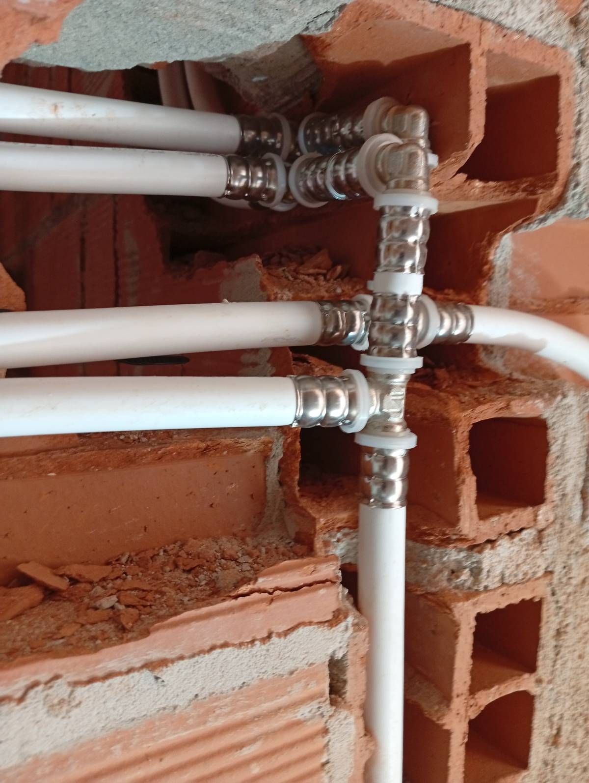 Paulo Armando - Amadora - Instalación de tuberías de fontanería