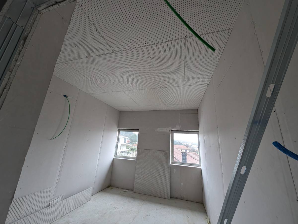 Nivel cero - Porto - Innenwand einbauen