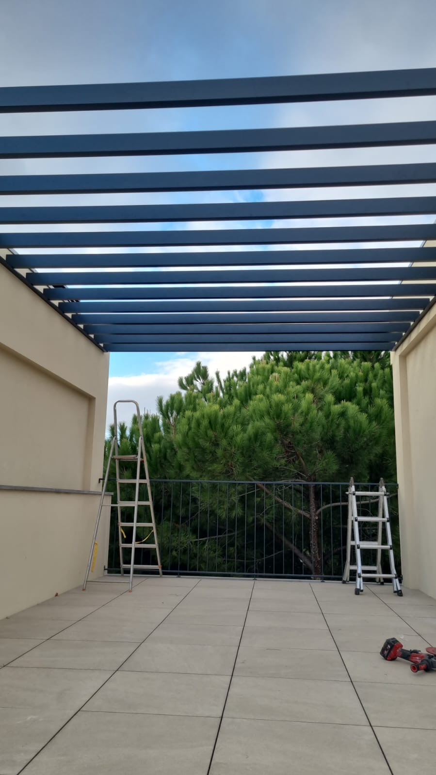 ESPECIALISTA EM JANELAS PVC ALUMÍNIO ESTORES Julio Torres - Sintra - Instalação de Marquises