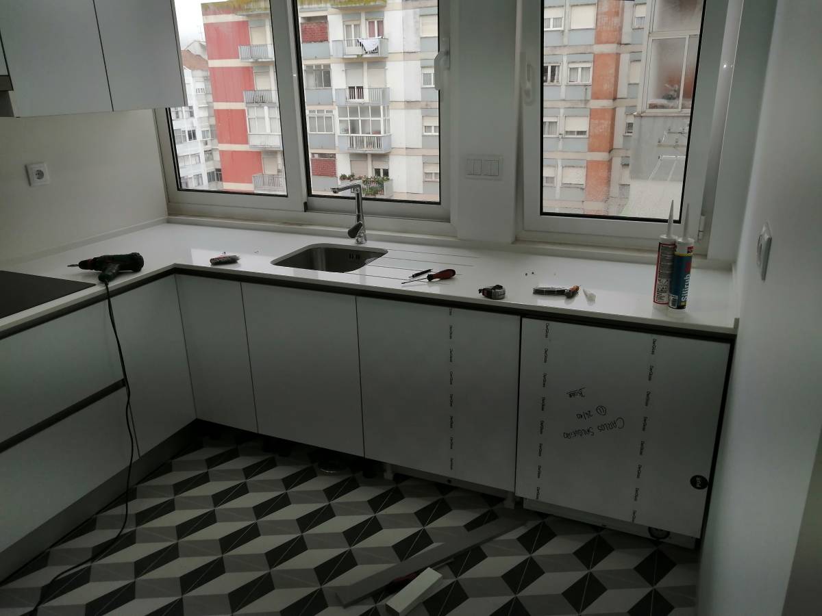 Tudo ao Pormenor - Lisboa - Instalación de vallas