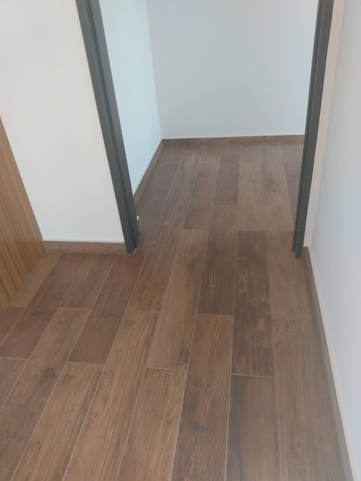 Branco Polak - Porto - Remodel a Room