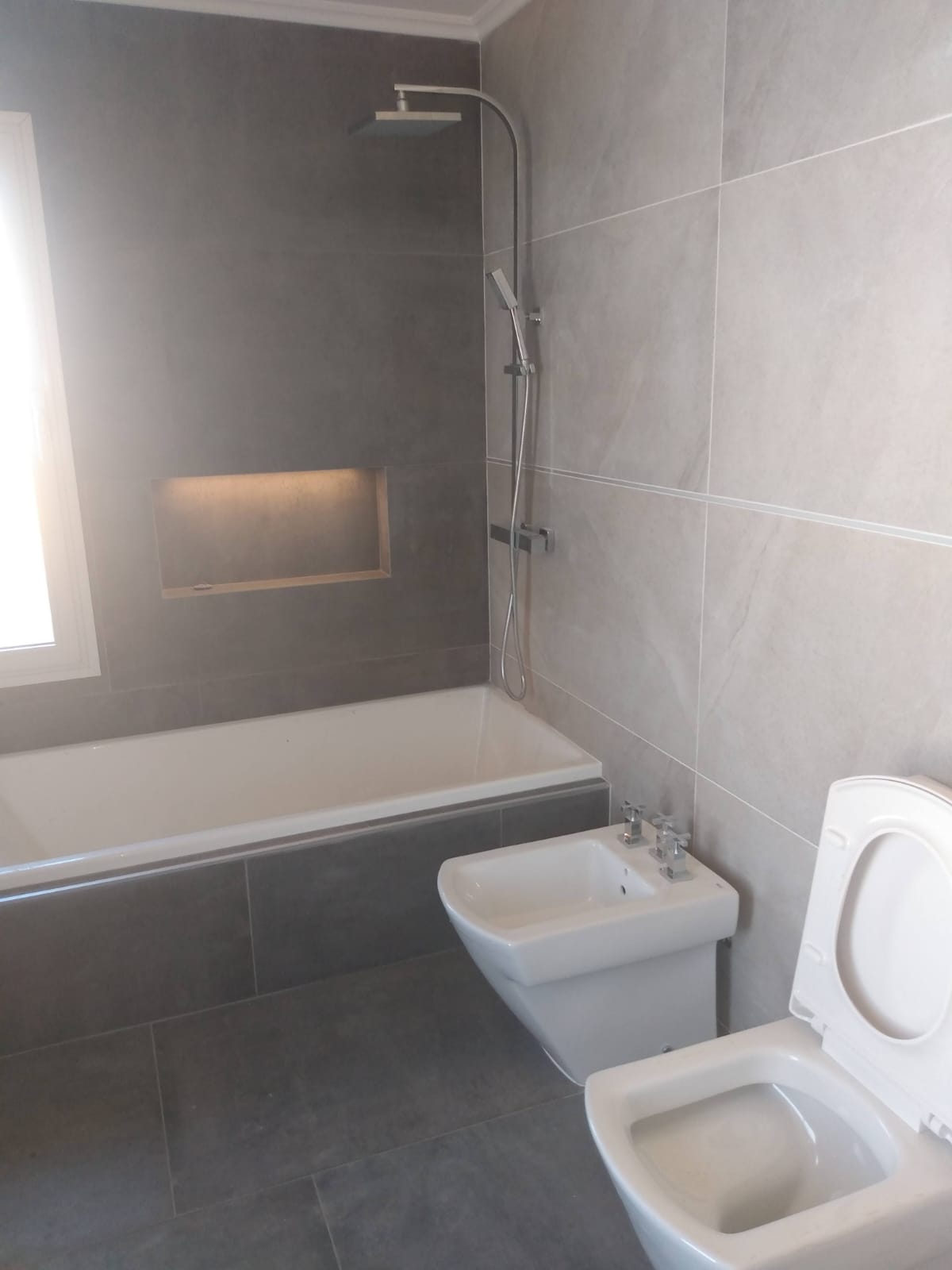 Branco Polak - Porto - Interior Wall Addition