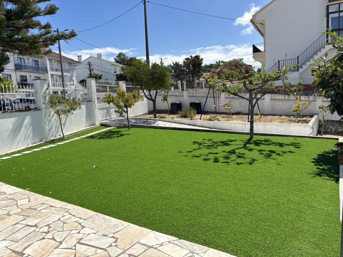 Belo jardim - Almada - Baumstumpf oder -wurzel wegfräsen und entfernen