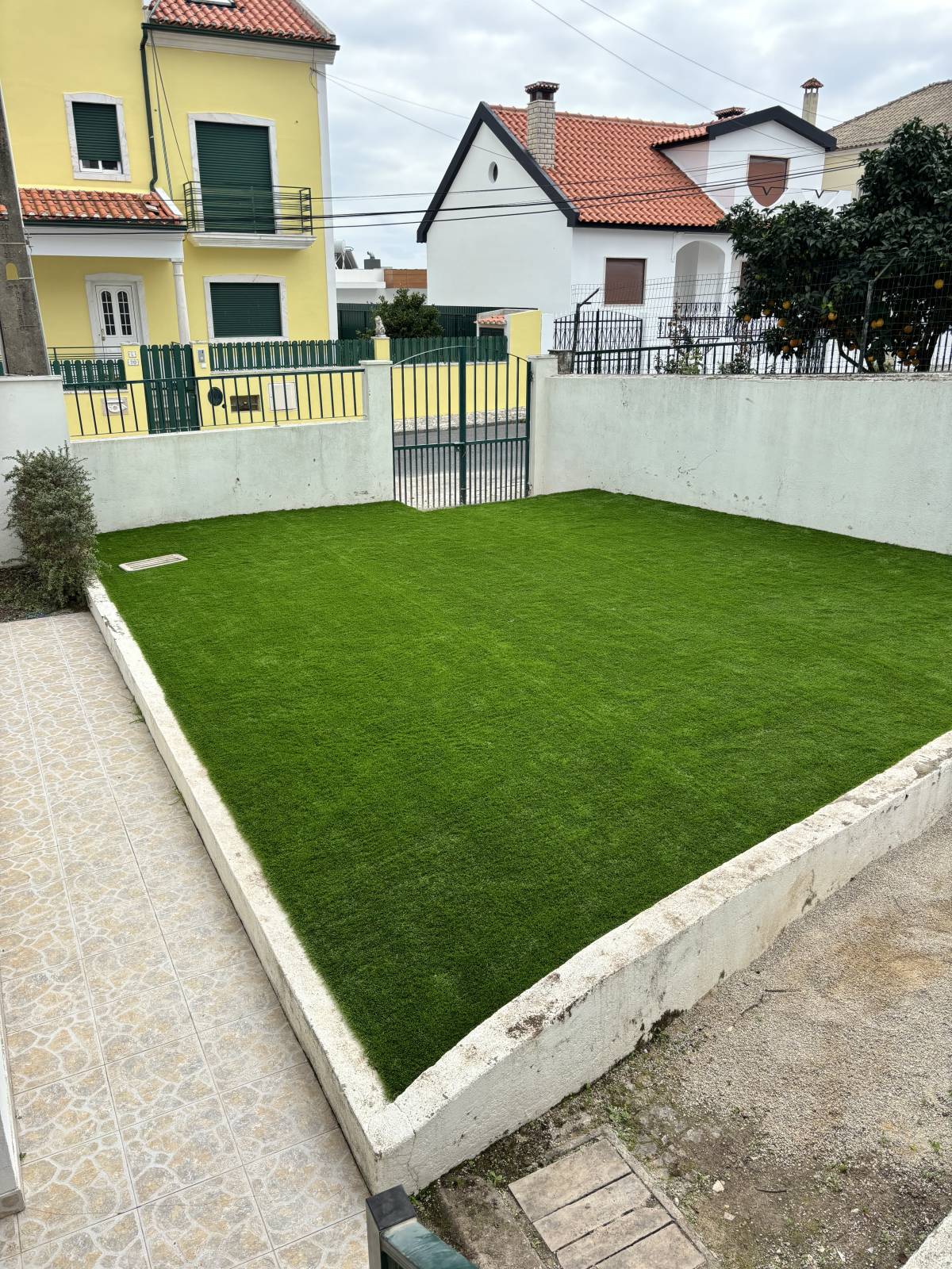 Belo jardim - Almada - Rasenmähen und Schneiden (einmalig)