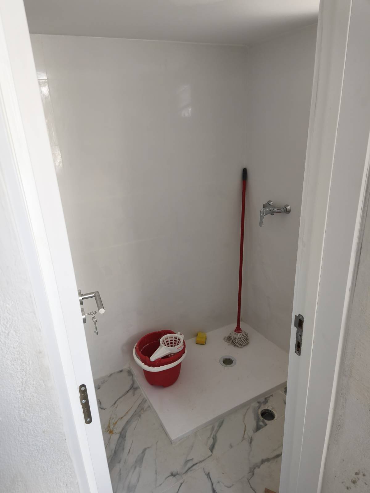 Tudo ao Pormenor - Lisboa - Instalación de suelos de hormigón