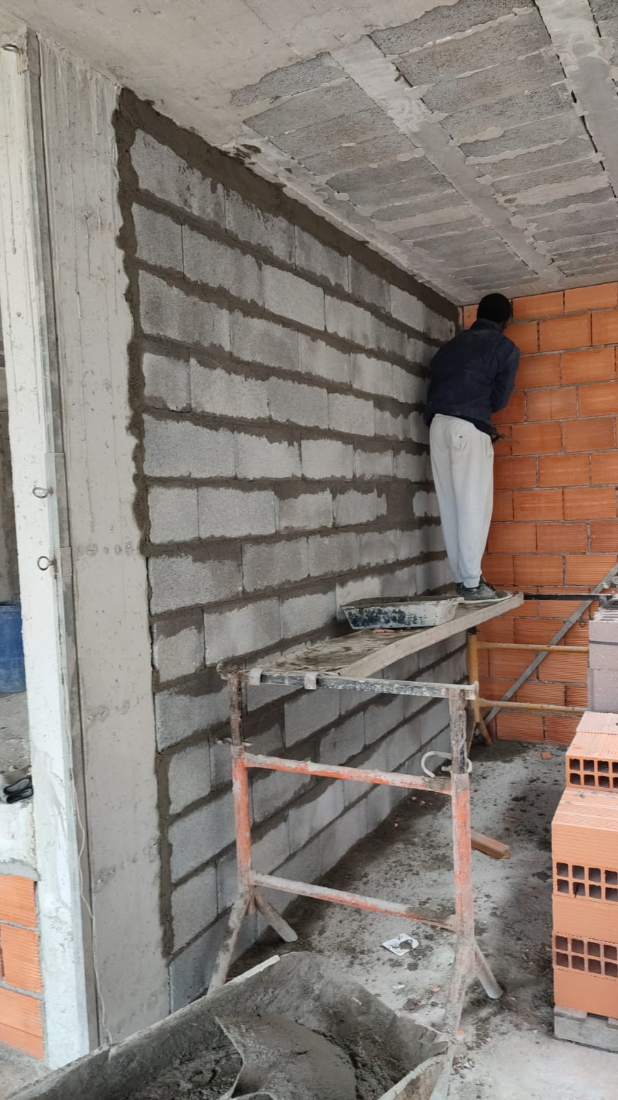Xandisandro Construções-L.D.A. - Matosinhos - Remodelação de Quarto