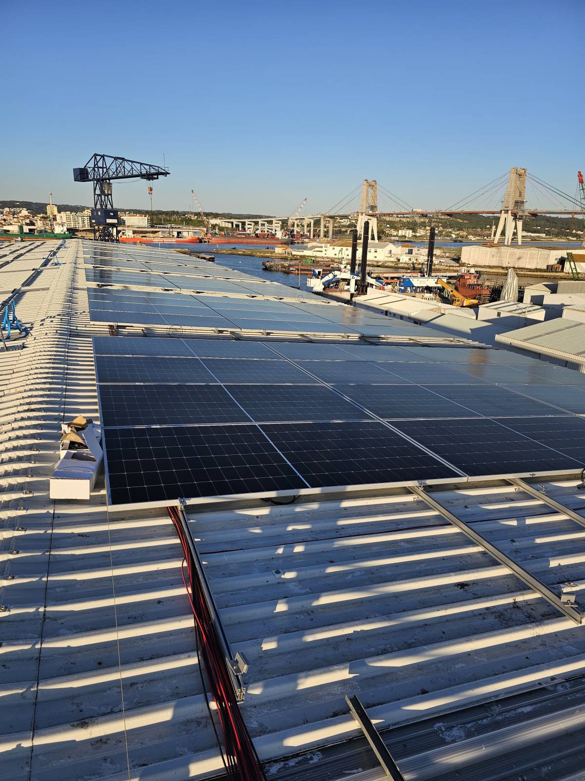 DELAB - Energy Efficiency & Green Power - Lisboa - Instalação de Painel Solar