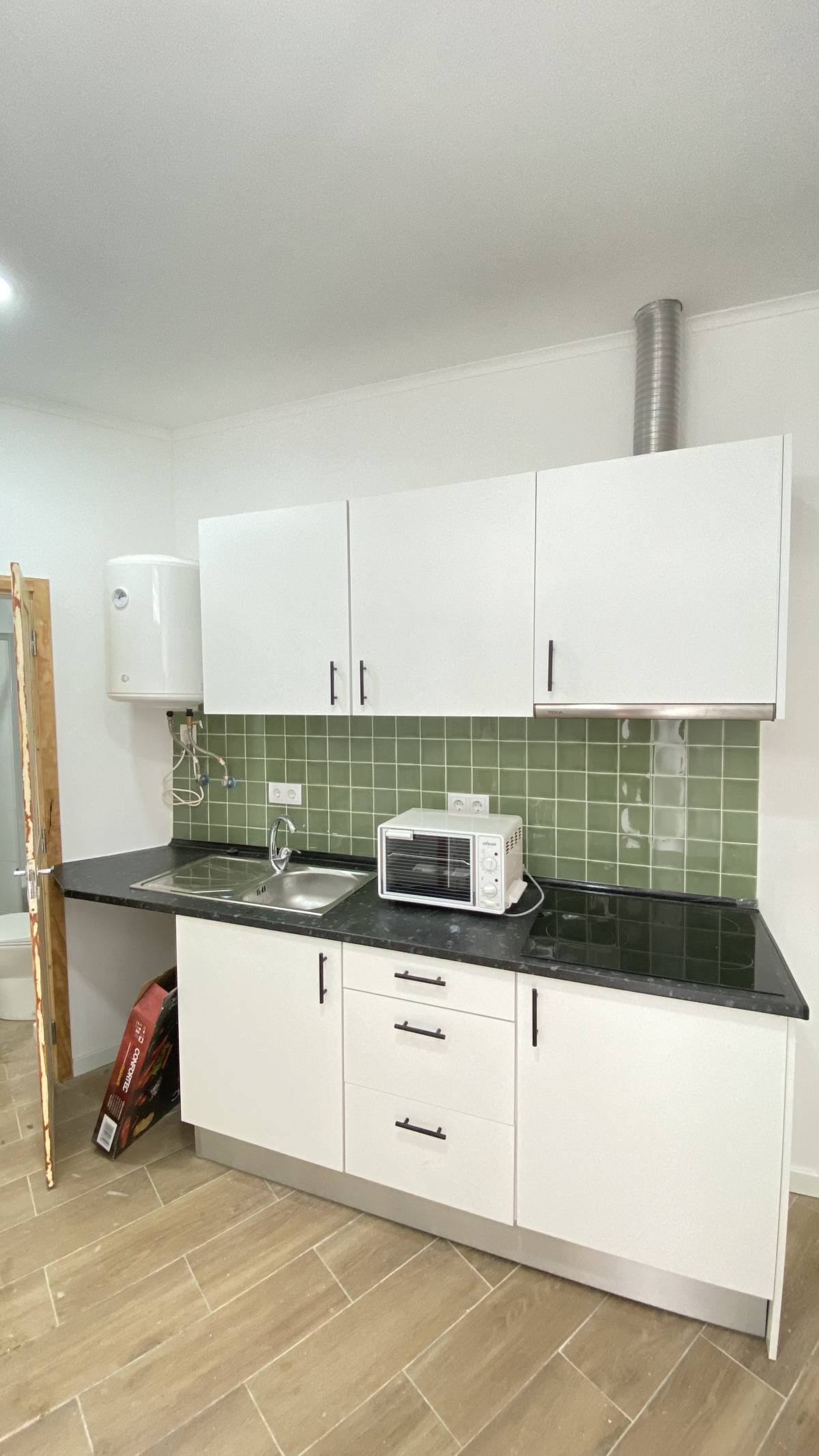 Castro Group - pinturas e remodelações - Almada - Drywall Repair and Texturing