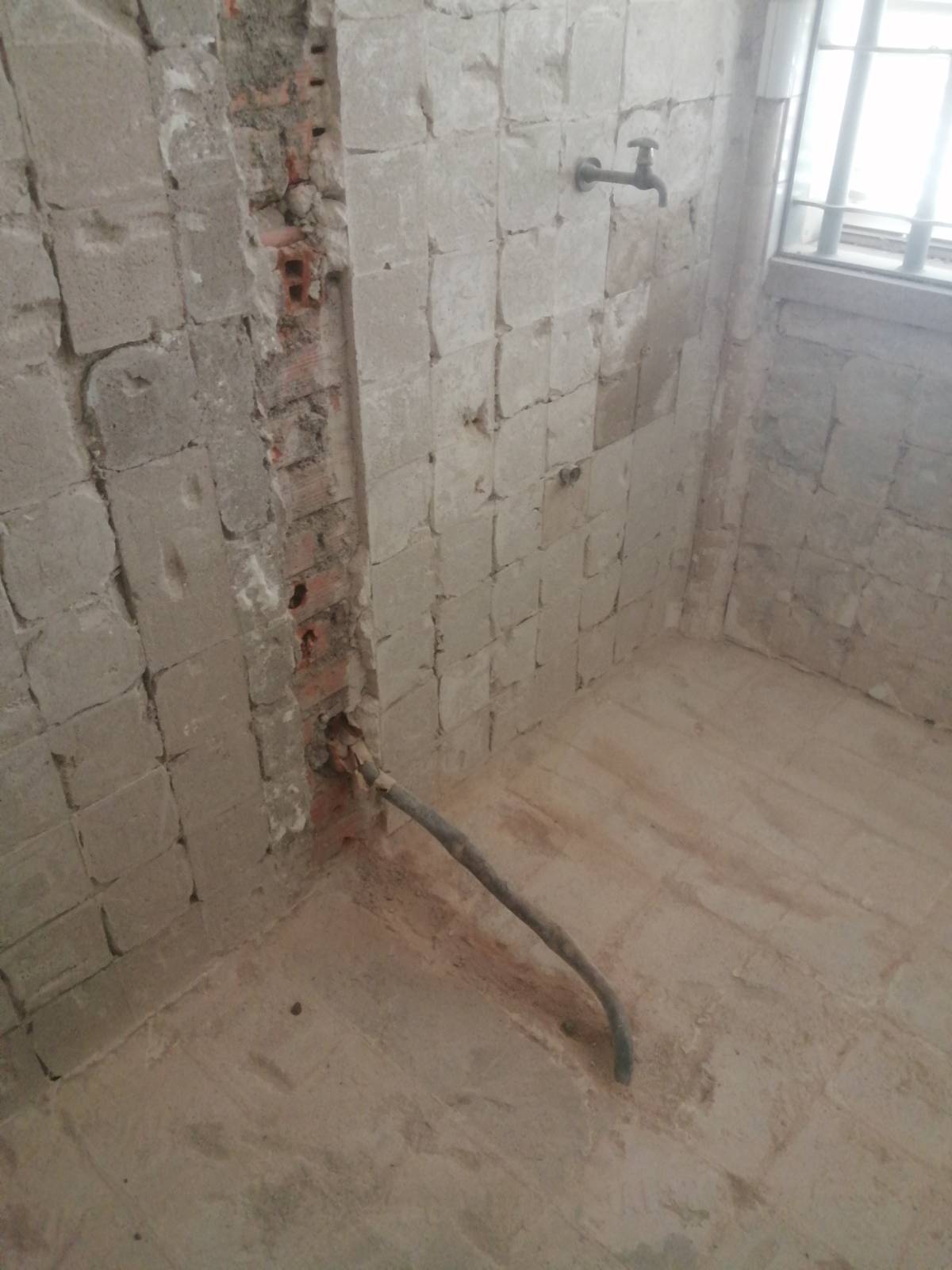 EloCriativo - Setúbal - Instalação de Banheira e Chuveiro