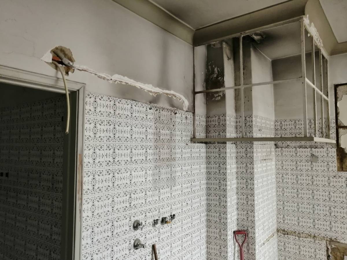 Tudo ao Pormenor - Lisboa - Instalación de lámparas