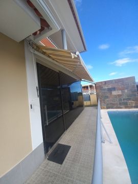 Awning Installer