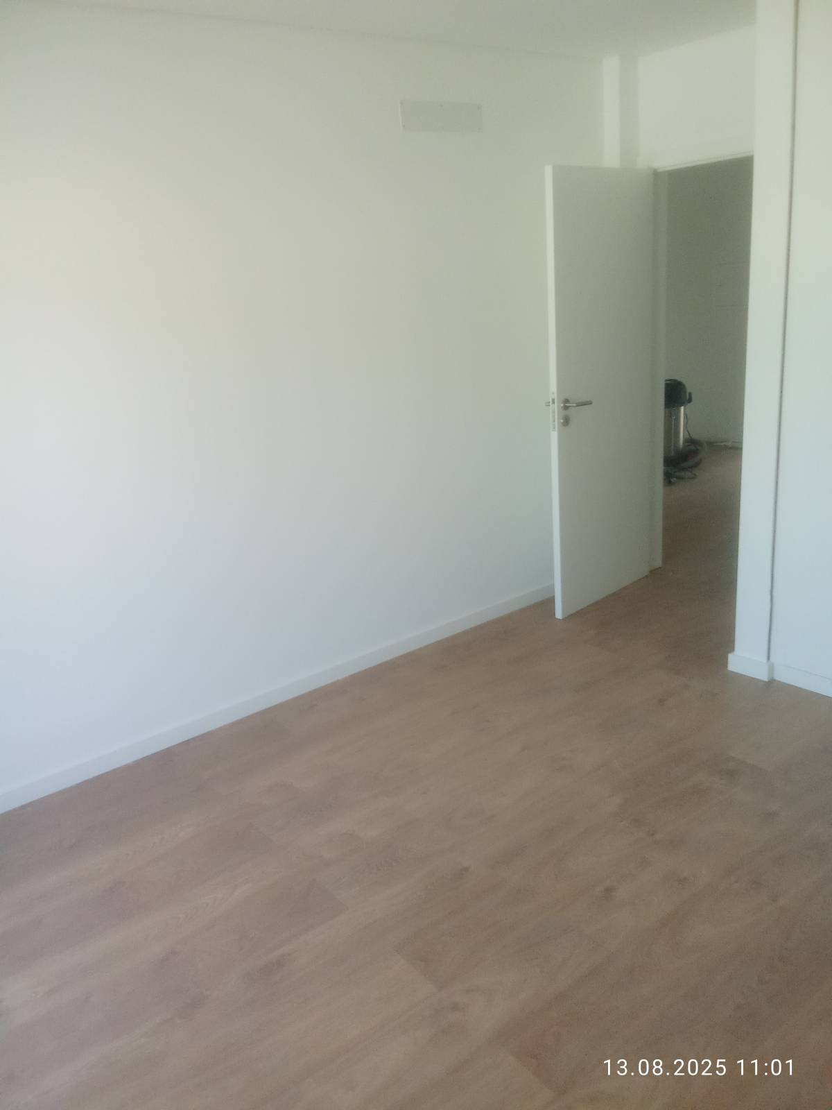 Hurjui dragos - Mafra - Instalação de Pavimento Flutuante