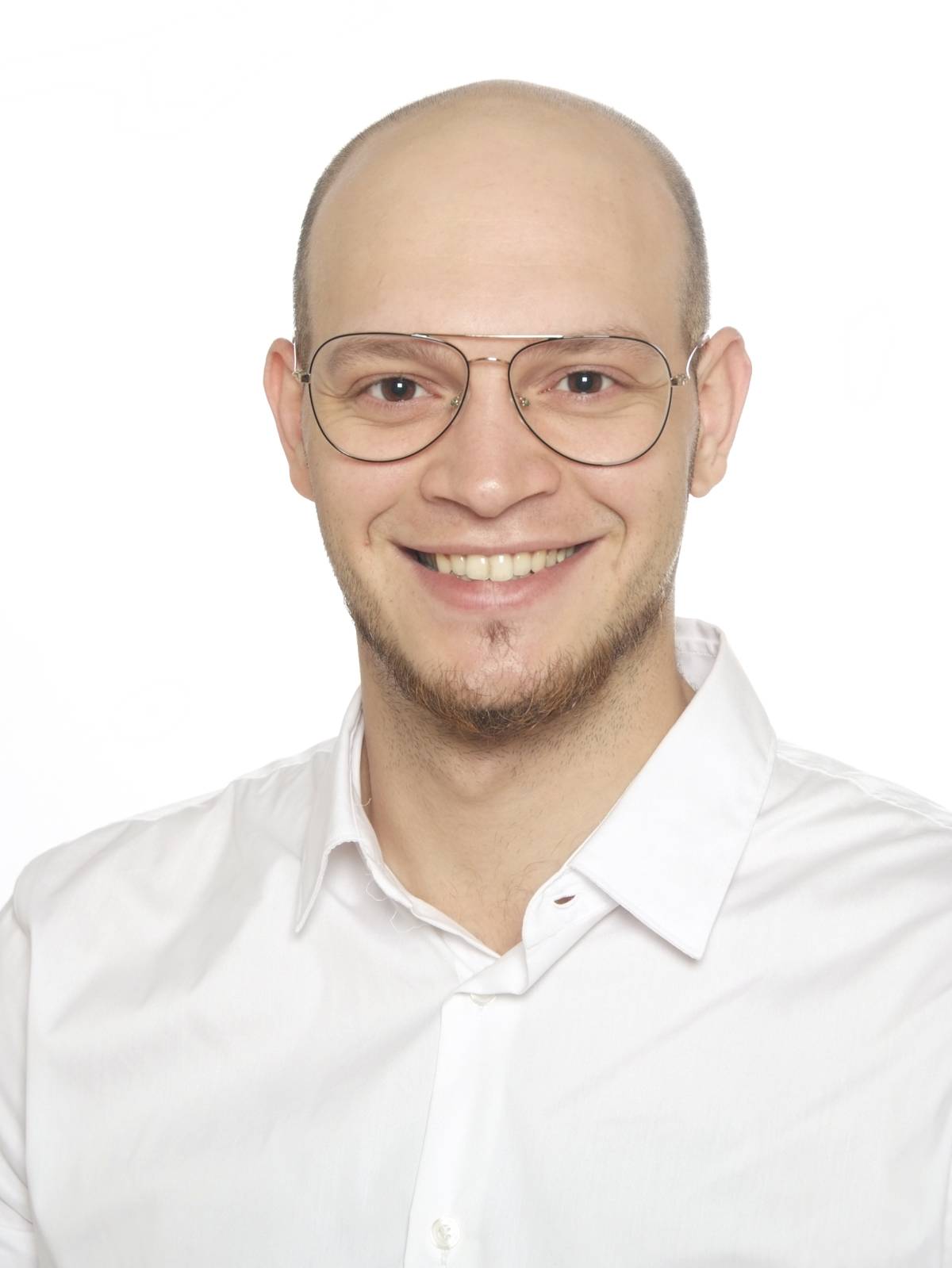 Treinador de Inglês Multinível - Leiria - Arabic Translation