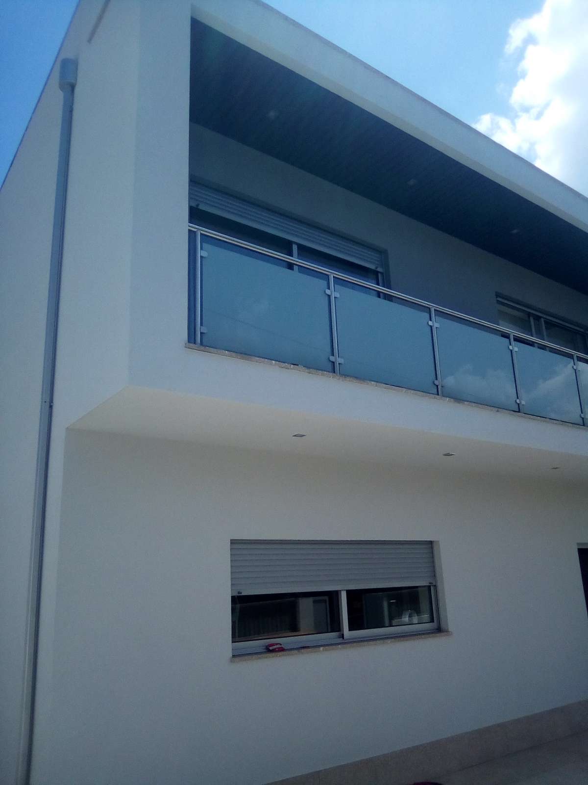 Moisés Lopes - Porto - Vinyl or Linoleum Repair or Partial Replacement
