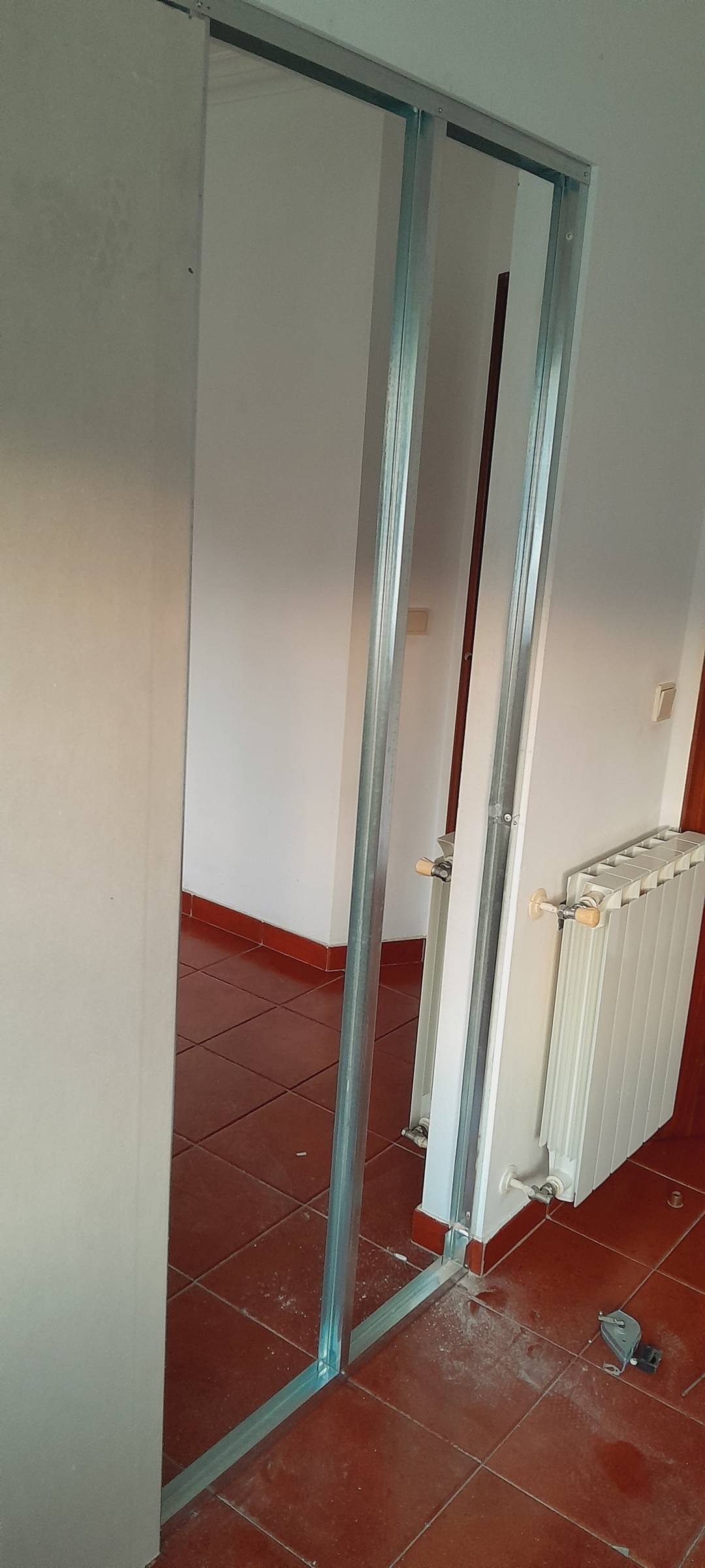 Hurjui dragos - Mafra - Instalação de Paredes de Pladur