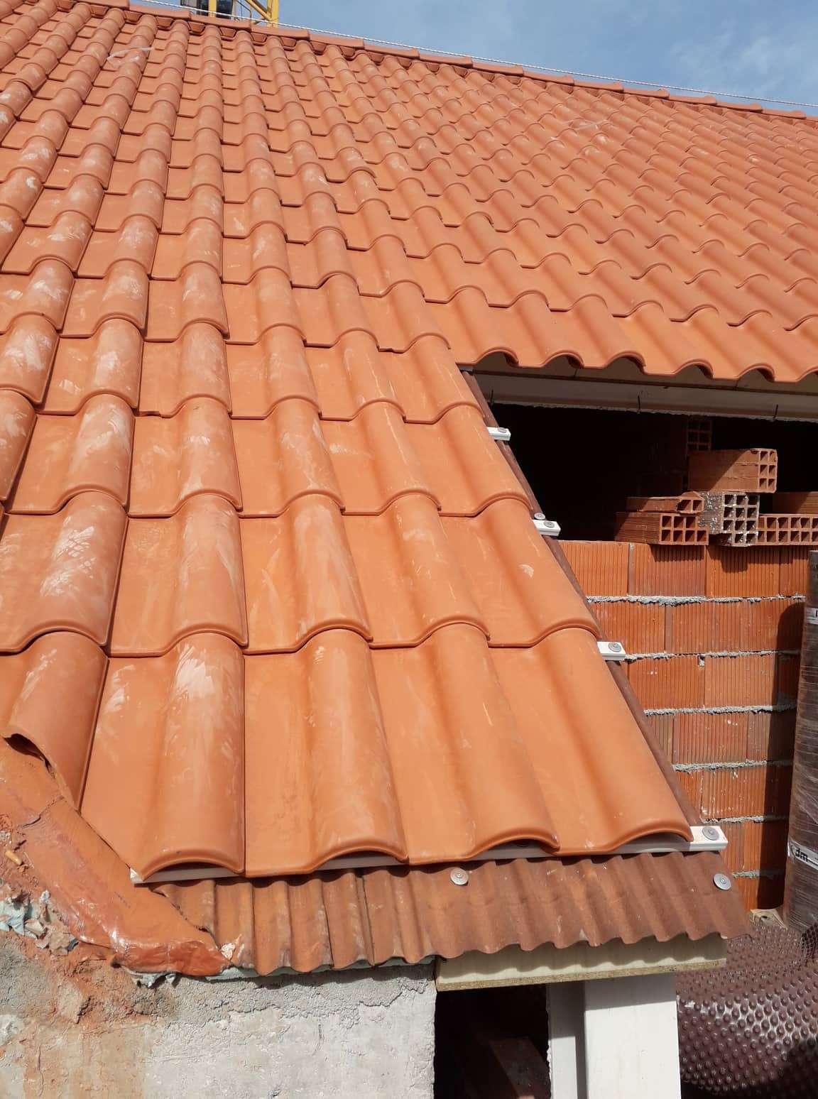 Perpendicular Genuína - Coimbra - Roof Installation or Replacement