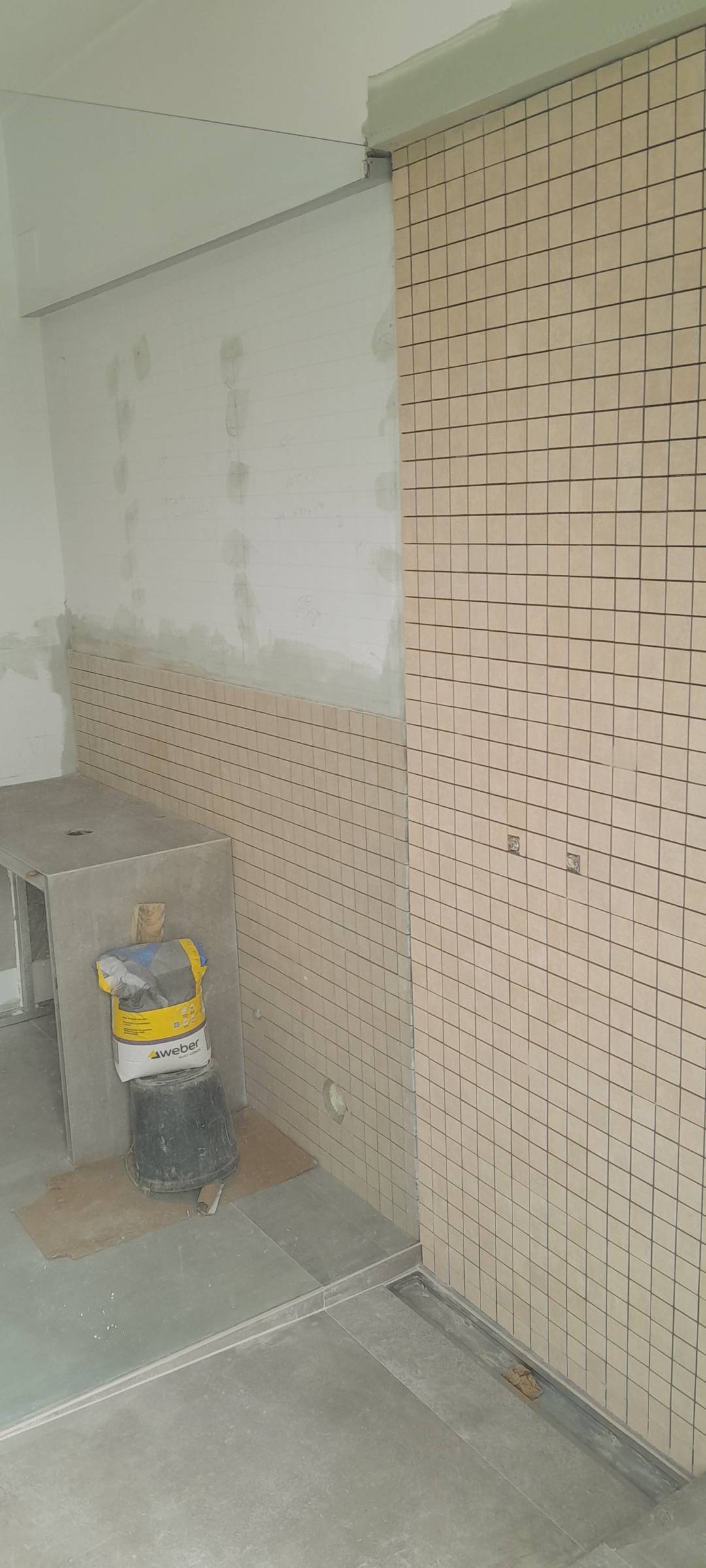 Hurjui dragos - Mafra - Aplicação de Estuque