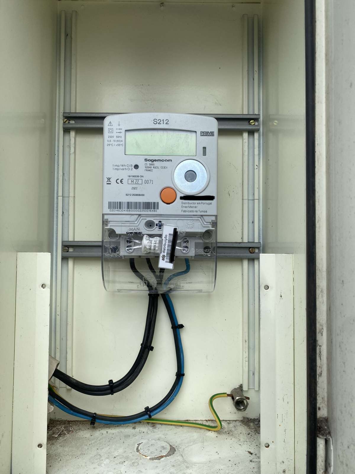 Trabalhos de instalações elétricas - Castelo de Paiva - Fan Installation