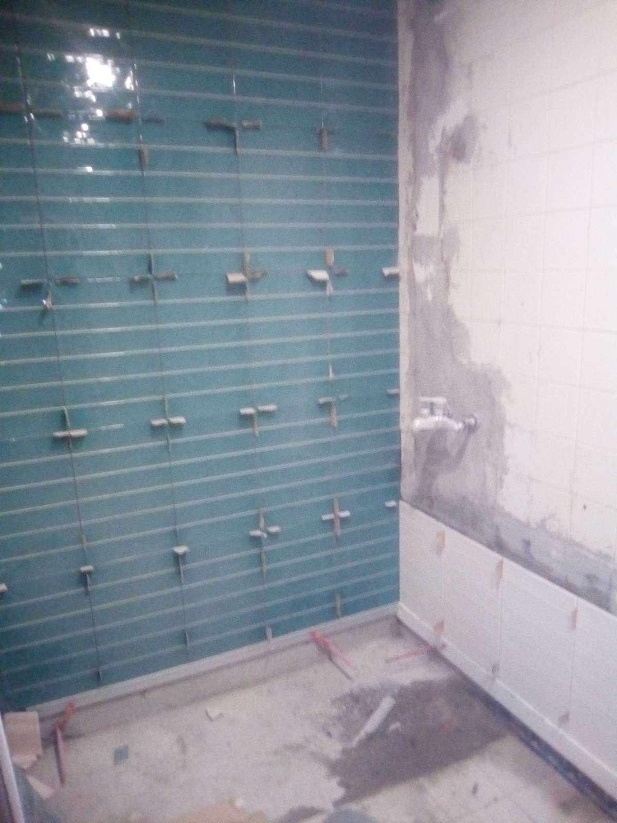 Moisés Lopes - Porto - Stone or Tile Flooring Repair or Partial Replacement