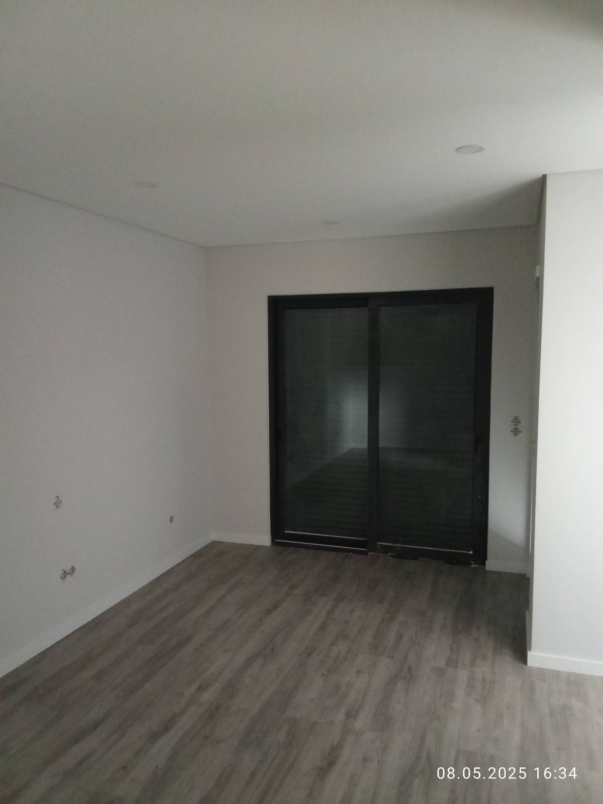 Hurjui dragos - Mafra - Pintura Exterior