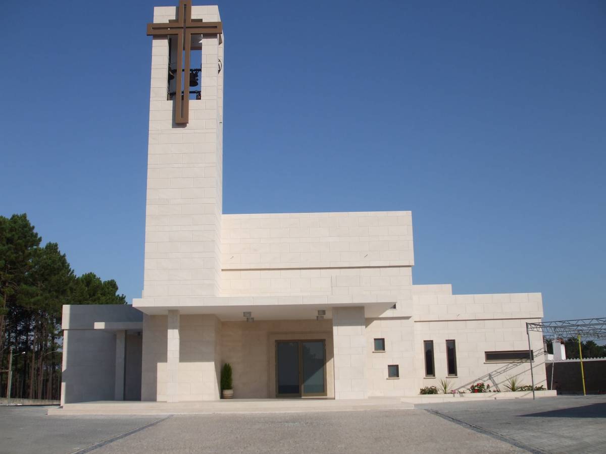 CONSTANTES E PERFEITOS, UNIPESSOAL,LDA - Alcobaça - Innenwand einbauen