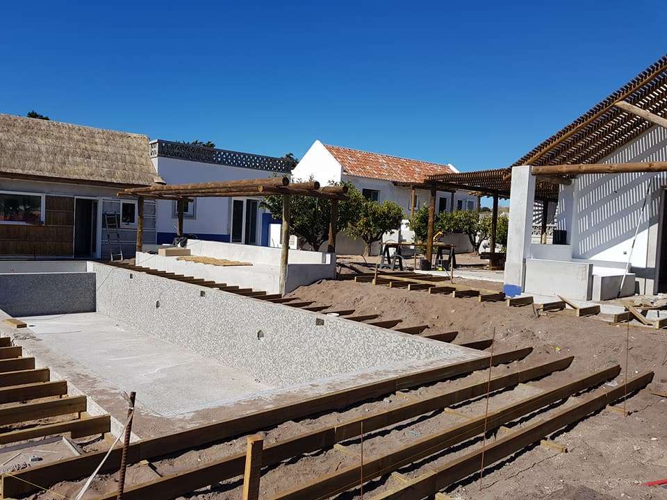 Perpendicular Genuína - Coimbra - Instalação de Piso Aquecido