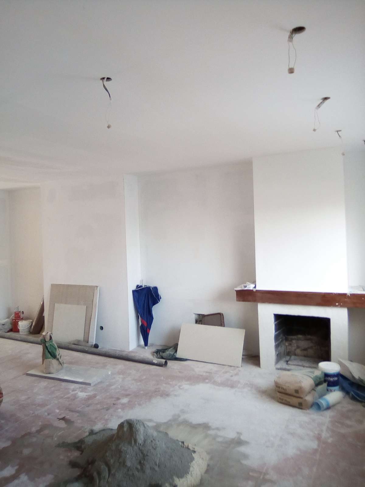Moisés Lopes - Porto - Concrete Flooring Installation