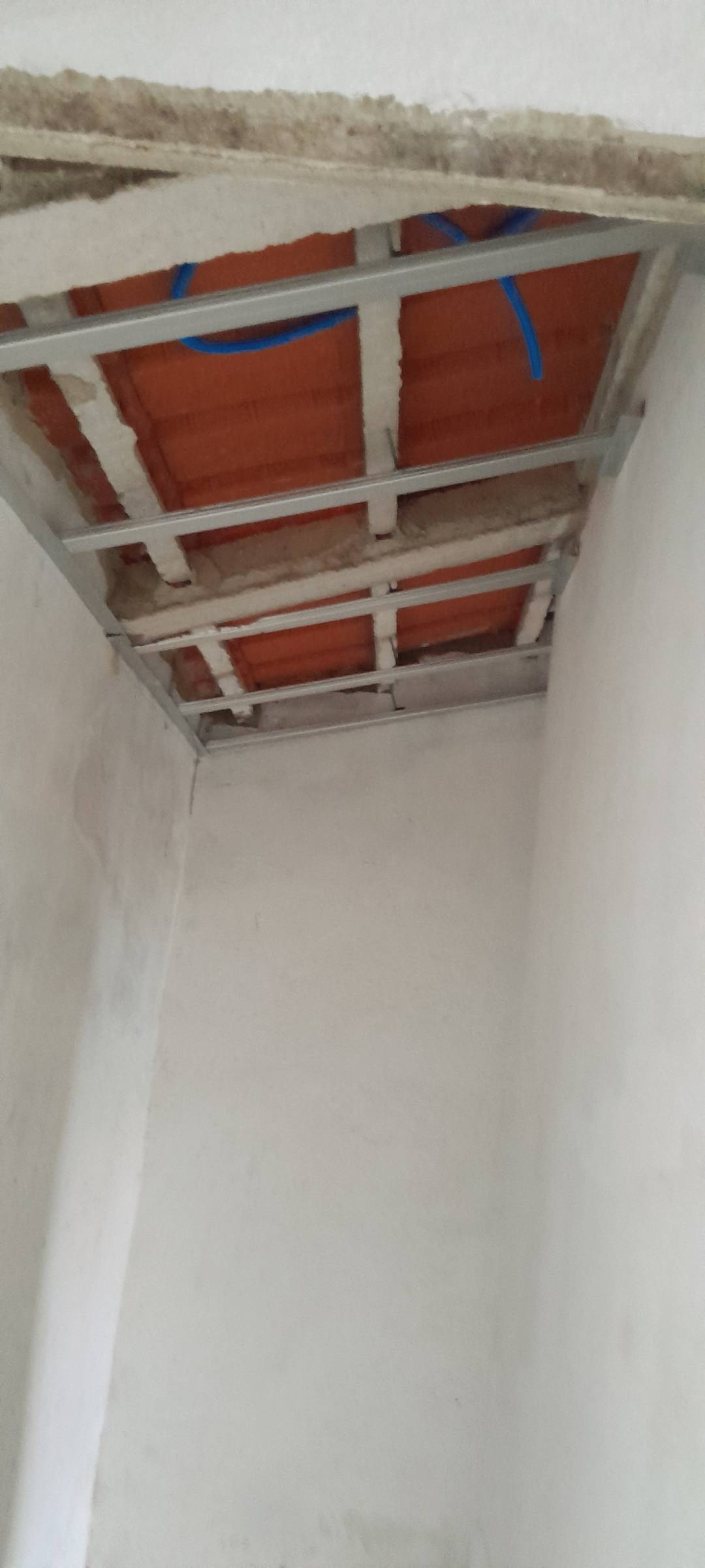 Hurjui dragos - Mafra - Pintura de Móveis