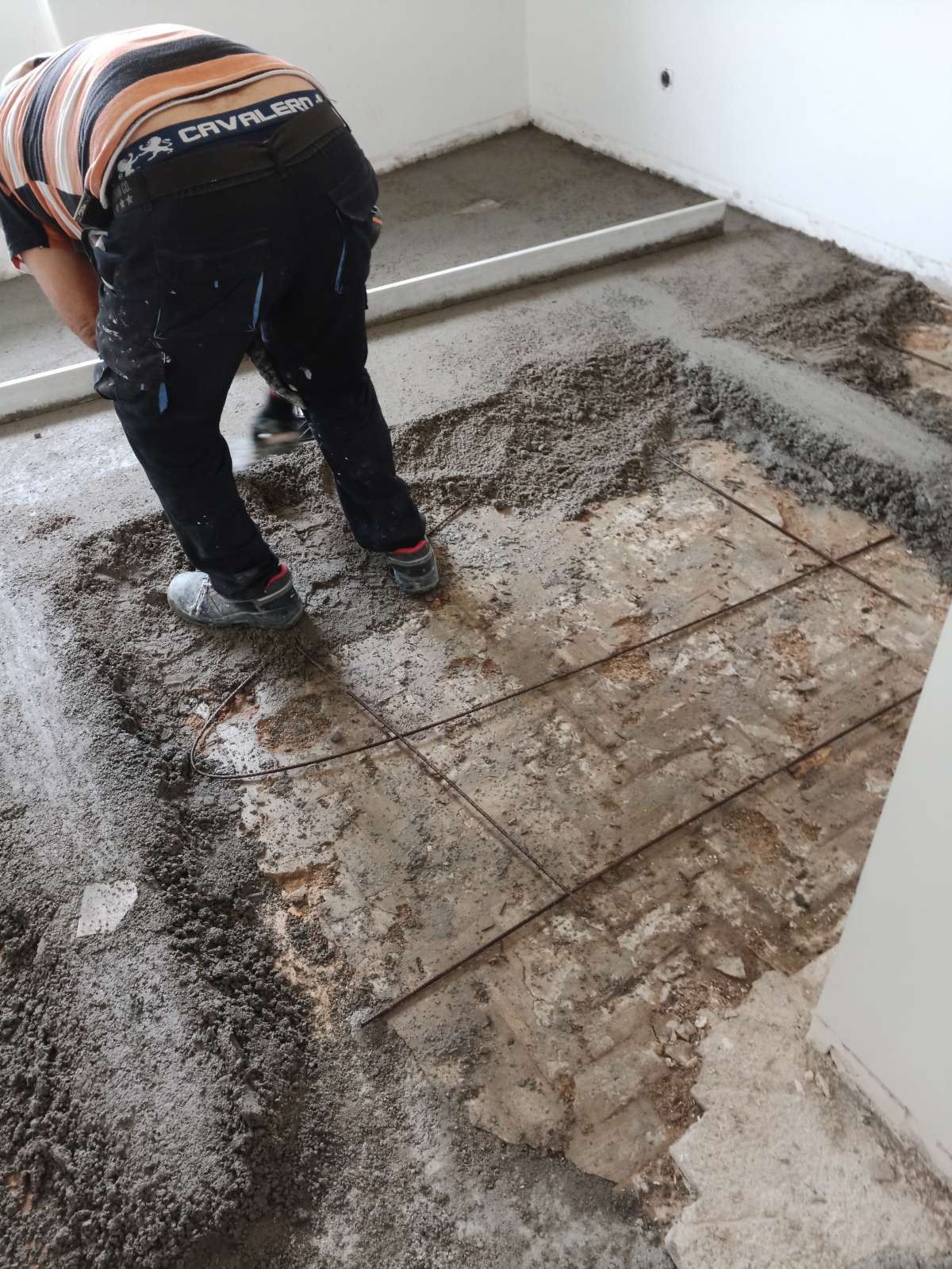 180 Works and Repairs - Lisboa - Reparação ou Substituição de Pavimento em Pedra ou Ladrilho
