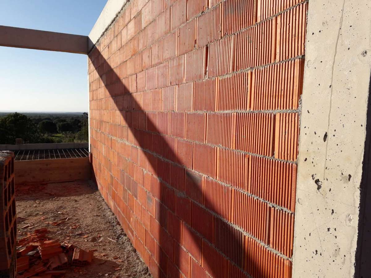 Perpendicular Genuína - Coimbra - Interior Wall Addition
