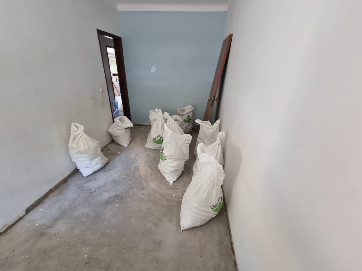 Homehelplisboa - Lisboa - Instalación de vallas